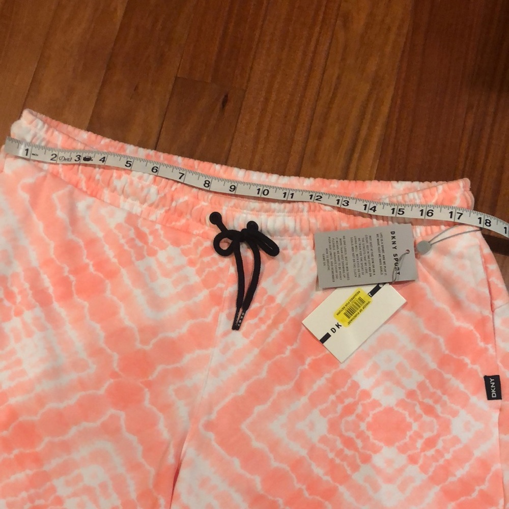 Brand🆕💖🔥💖 DKNY sports shorts. - Picture 9 of 10
